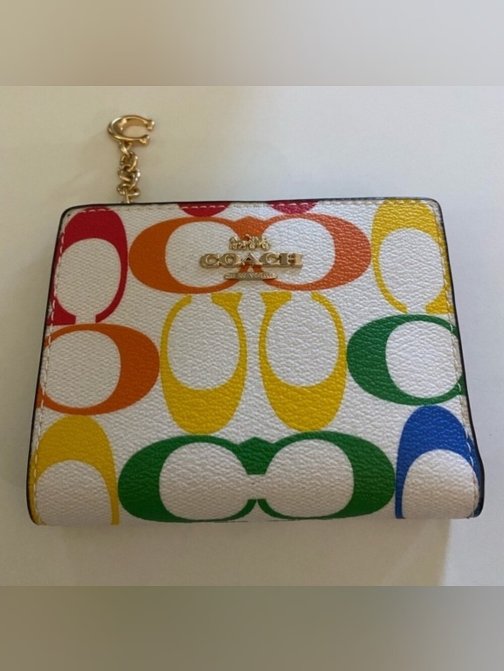 Coach Rainbow Signature Zip Wallet. RARE* AUTHENTIC* Soft Brown Interior. - Picture 8 of 11